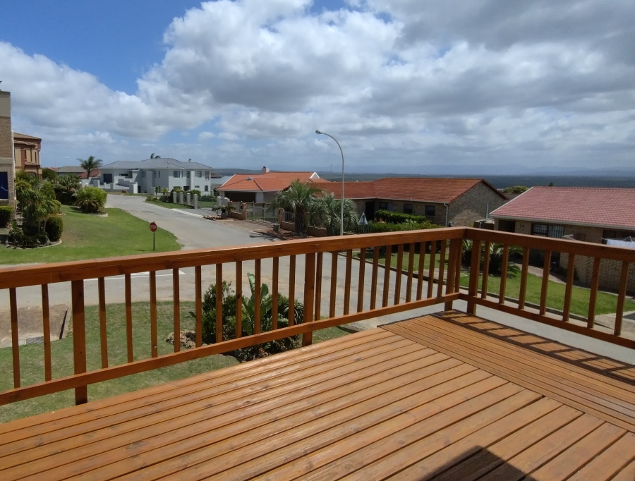 3 Bedroom Property for Sale in Wavecrest Eastern Cape